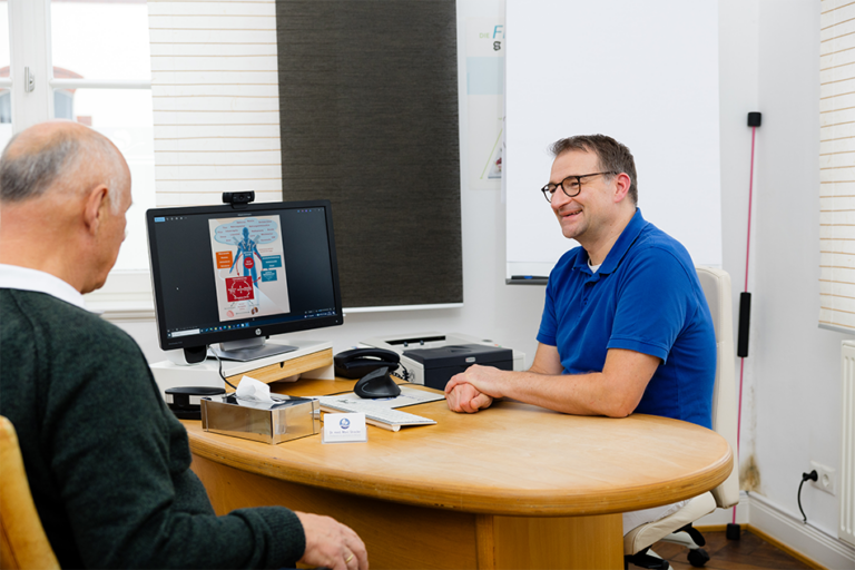 Dr. Stracke im Gespräch